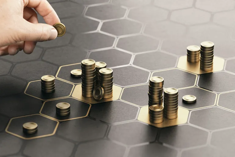 قاعدة 50/30/20: طريقة سهلة لتقسيم دخلك الشهري نحو الحرية المالية