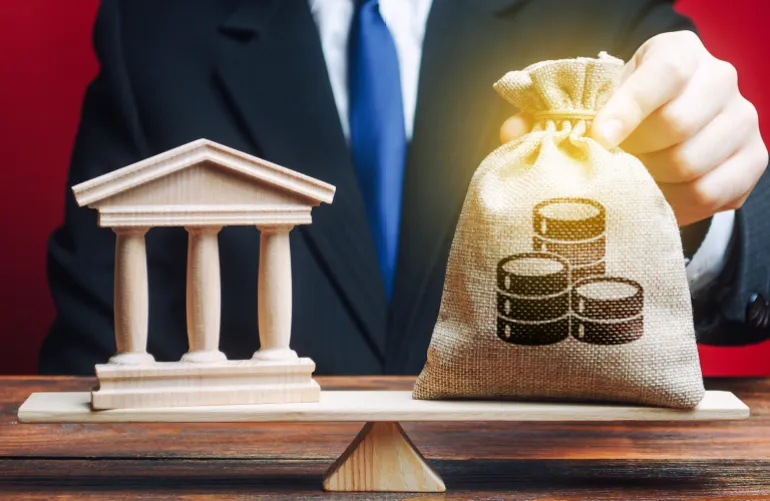 اختيار أفضل الحسابات المصرفية والبطاقات الائتمانية: استراتيجية مالية للحياة العصرية