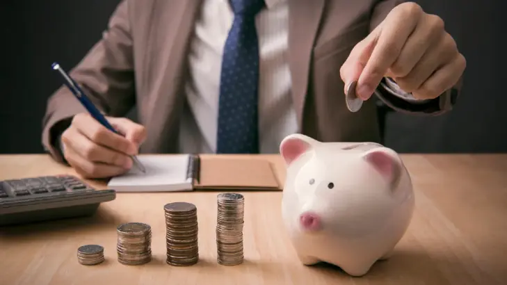 توفير المال: تحدي الـ 30 يومًا لتوفير مبالغ كبيرة دون حرمان
