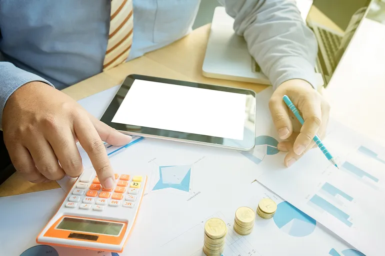 كيف استثمر فلوسي في مشروع ناجح؟ الدليل الشامل لتحويل رأس المال إلى مصدر دخل مستدام