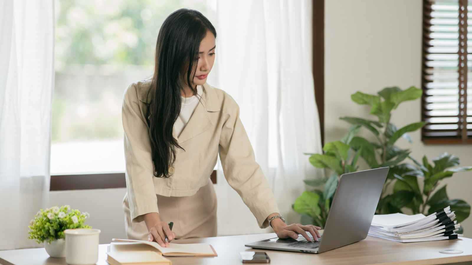 الاستقلال المالي للمرأة: الدليل الشامل لامتلاك شخصية مستقلة وقوية