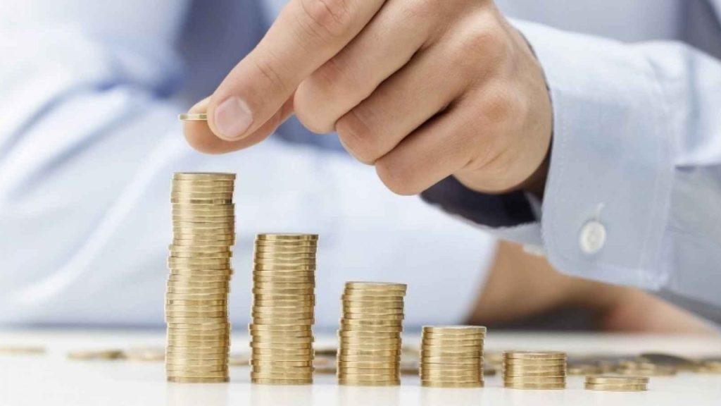 كيف تدير أموالك بذكاء في الخليج؟ الدليل الشامل للاستثمار والادخار في بيئة اقتصادية فريدة