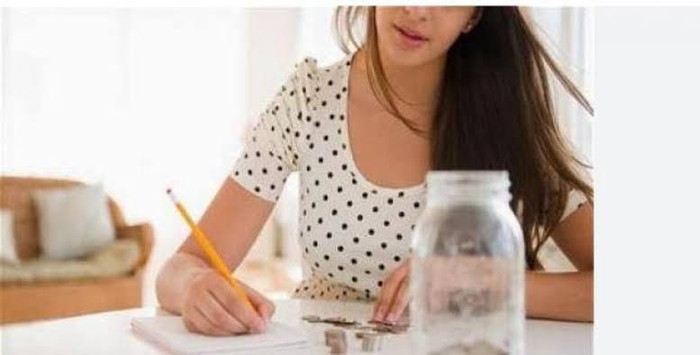الفرق بين الميزانية الشهرية والخطة المالية السنوية