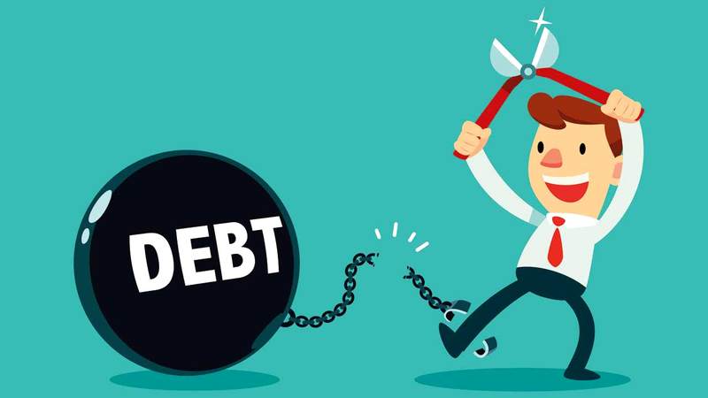 القاتل الصامت للثروة: لماذا يُعد الجهل المالي أخطر من الديون نفسها؟