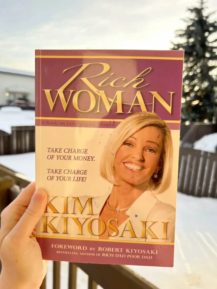 5 كتب مالية هي حجر الأساس لثروات العمالقة: دليلك الشامل للحرية المالية