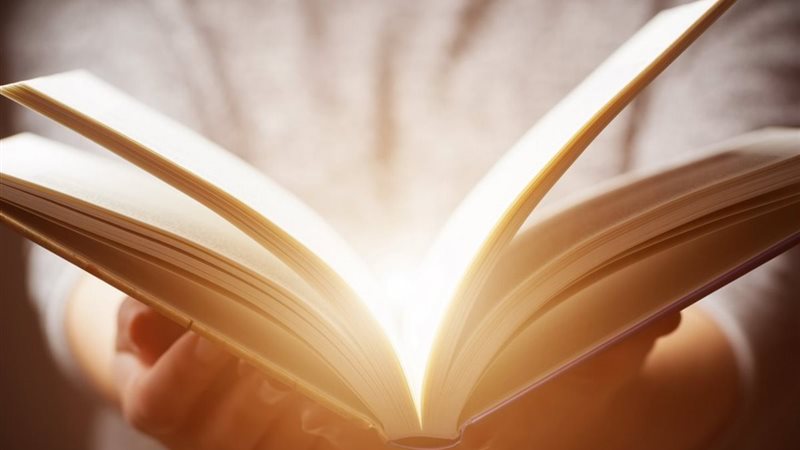 دليلك الشامل: أفضل 10 كتب مالية للمبتدئين لتحقيق الحرية المالية