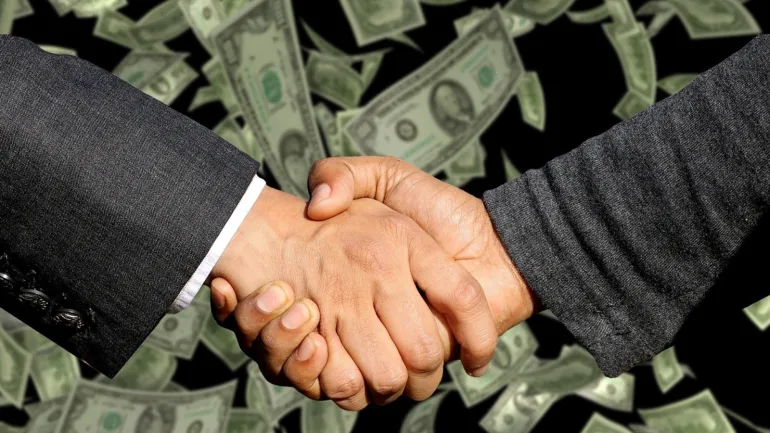 10 نصائح ذهبية من خبراء المال لتغيير حياتك: دليلك الشامل للثراء والاستقرار 