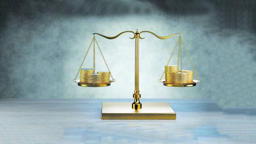 دليلك للموازنة بين سداد الديون والبدء في الاستثمار