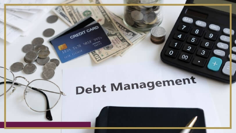 دليلك للموازنة بين سداد الديون والبدء في الاستثمار