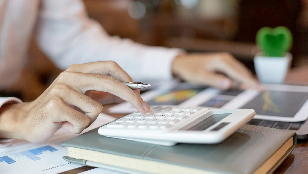 التخطيط المالي لرحلة دراسية في الخارج 